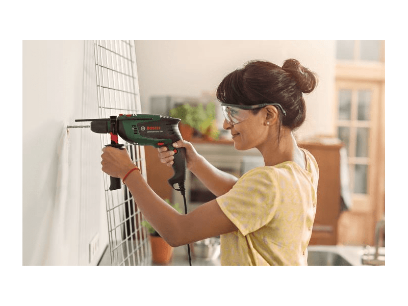 Bosch 0603131020 Universal Impact 700 Ütvefúró