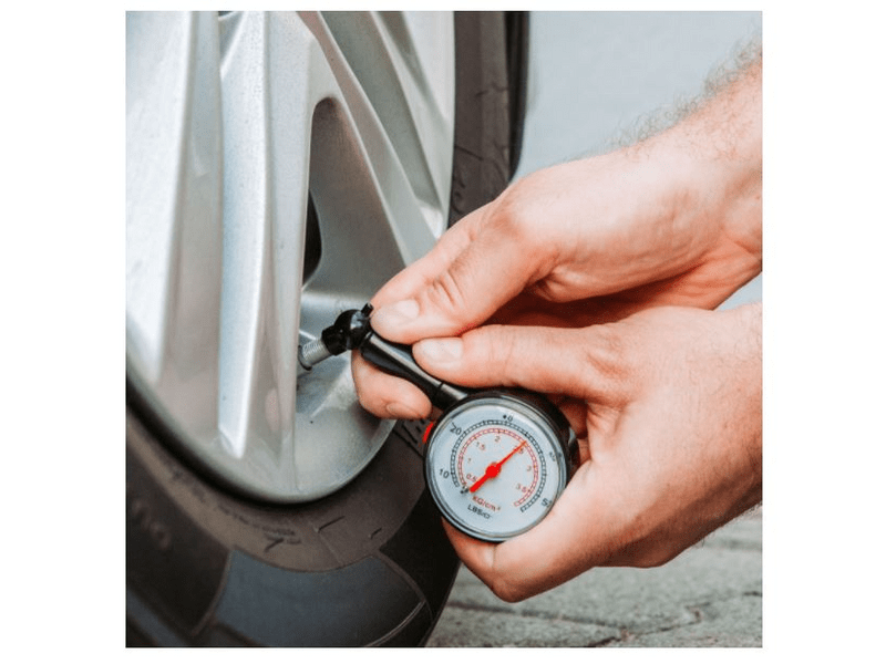 MNC 55779 Analóg légnyomásmérő