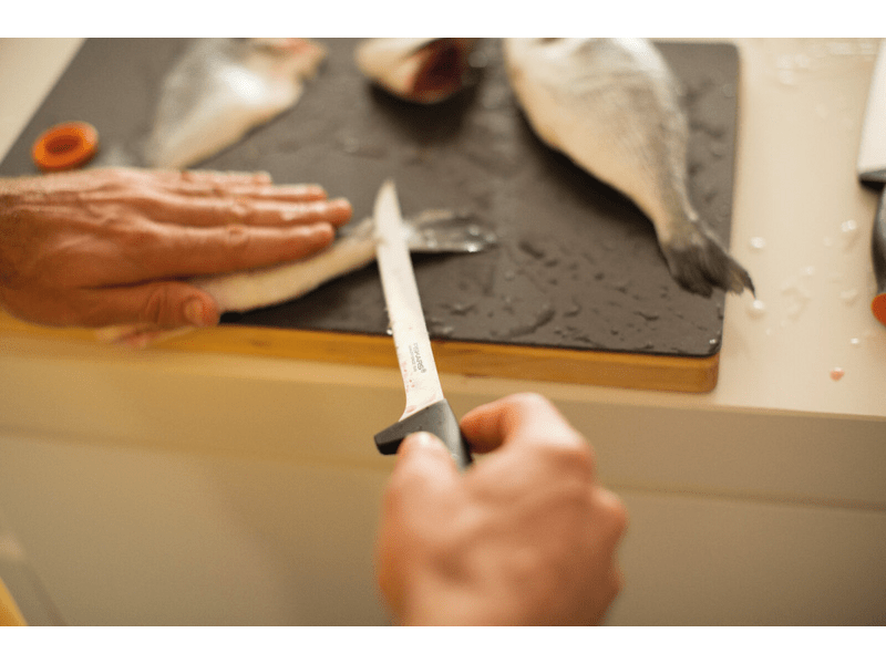 Fiskars Functional Form filézőkés, 20 cm (1014200)