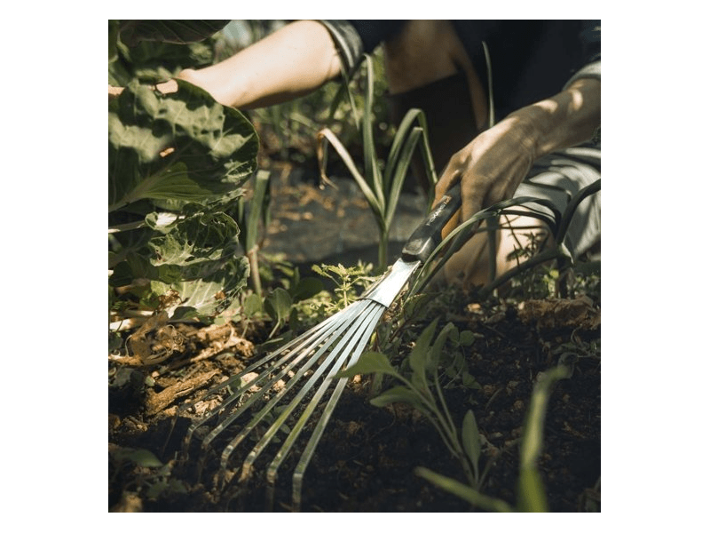 Fiskars Xact™ kézi gereblye (1027044)