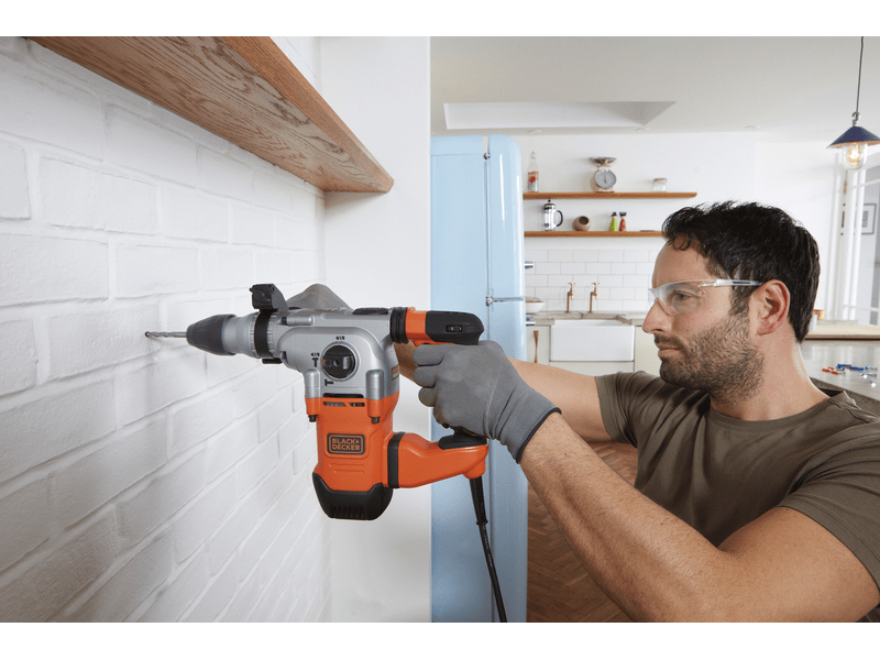 BLACK + DECKER BEHS03K-QS Fúrókalapács + koffer