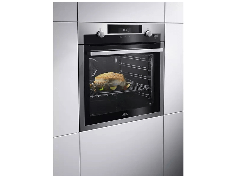 AEG BCE556350M SteamBake beépíthető sütő gőzfunkcióval