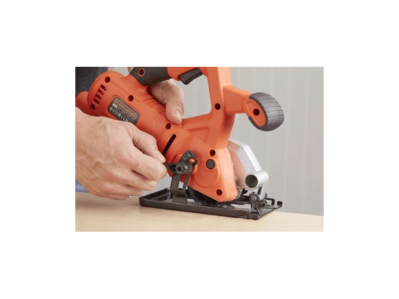 BLACK + DECKER BES510K-QS körfűrész