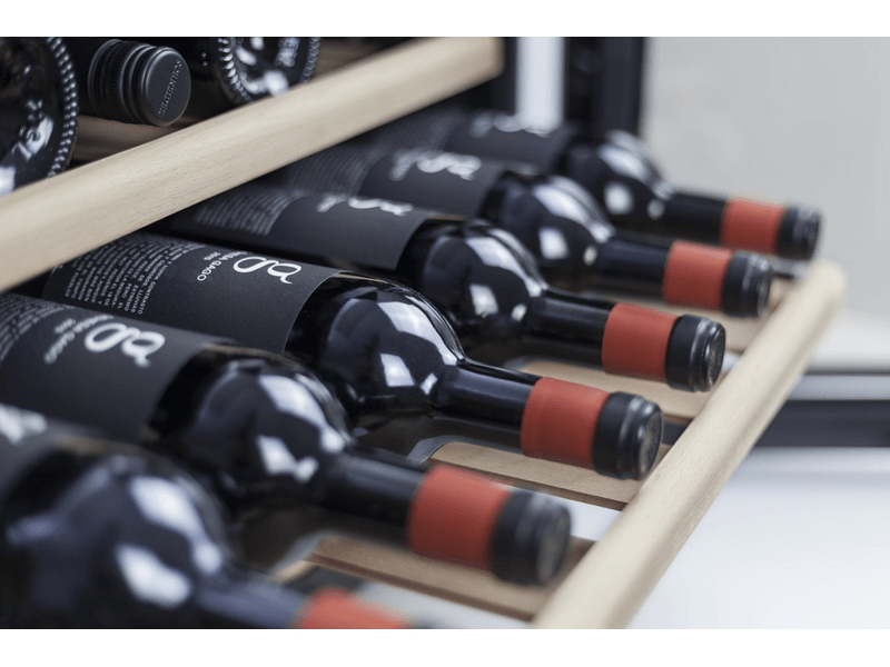 Caso WineSafe 18EB Borhűtő, Inox