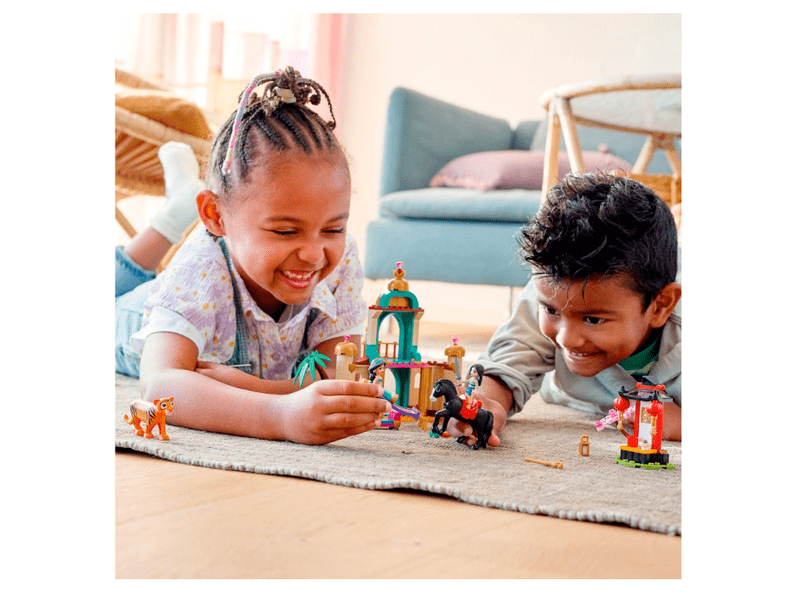 LEGO® Disney Princess™ Jázmin és Mulan kalandja (43208)