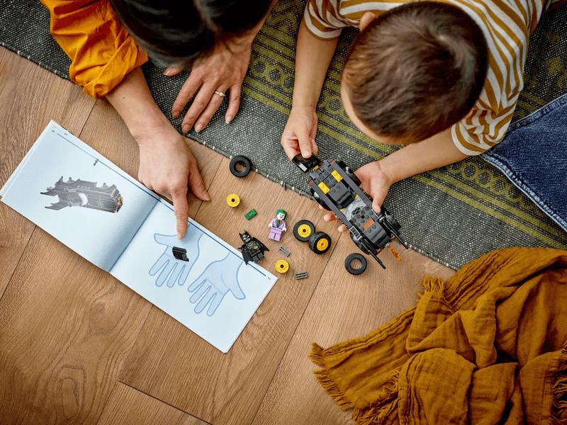 LEGO® Batman™ Batmobile™ hajsza: Batman™ vs. Joker™ (76264)