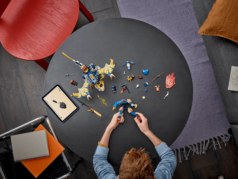 LEGO® Ninjago® Rouge robot jahača zmaja (71843)