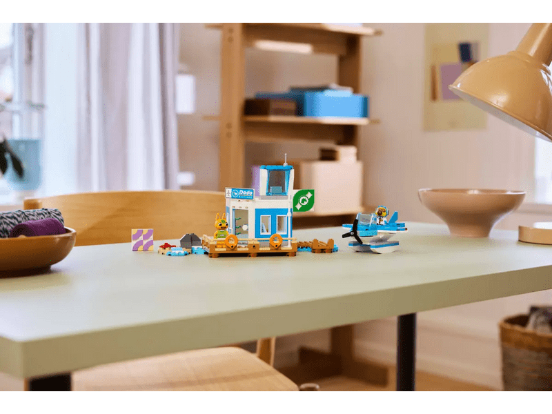LEGO® Animal Crossing™ Letite na brodu Dodo Airlinesa (77051)