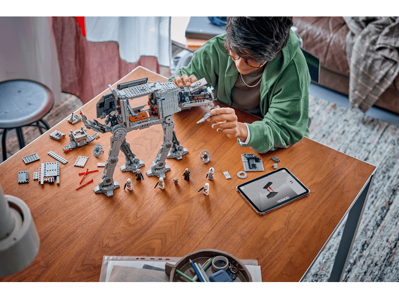 LEGO® Star Wars™ Az Újjászületett Birodalom AT-AT™ lépegetője INT-4-gyel (75454)