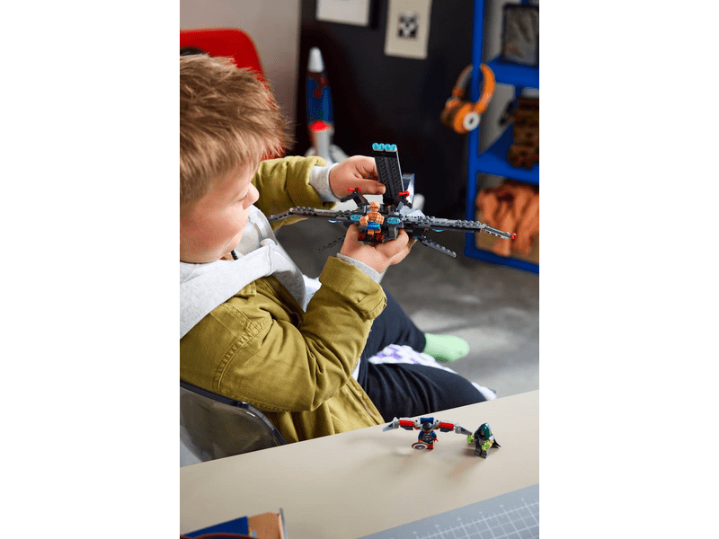 LEGO® Marvel Bosszúállók: Doctor Doom ébredése Quinjet (76347)