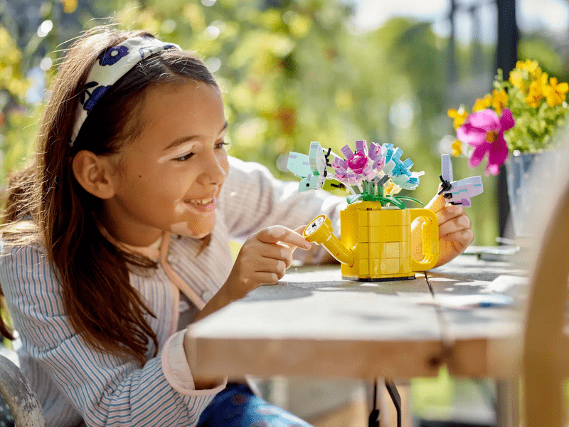 LEGO® Creator cvijeće u kanti za zalijevanje (31149)