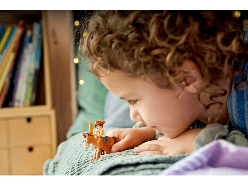 LEGO® Disney és Pixar Toy Story 5 Blaze lovardája (43304)