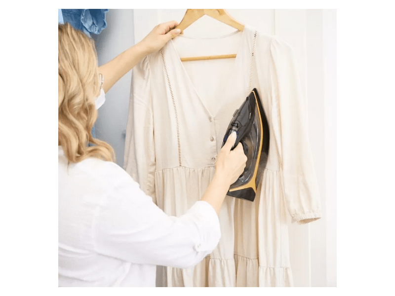 MPM MZE-26 Vezeték nélküli vasaló, fekete