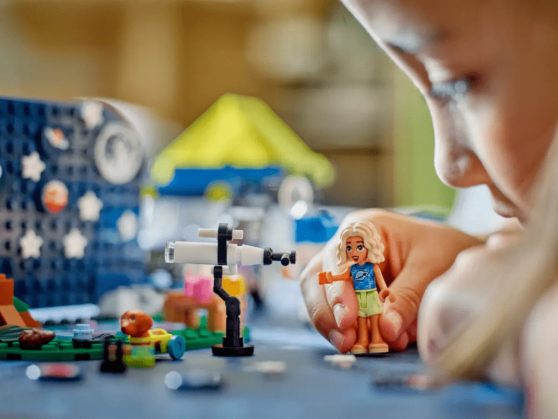 LEGO® Friends Kamper kombi koji promatra zvijezde (42603)