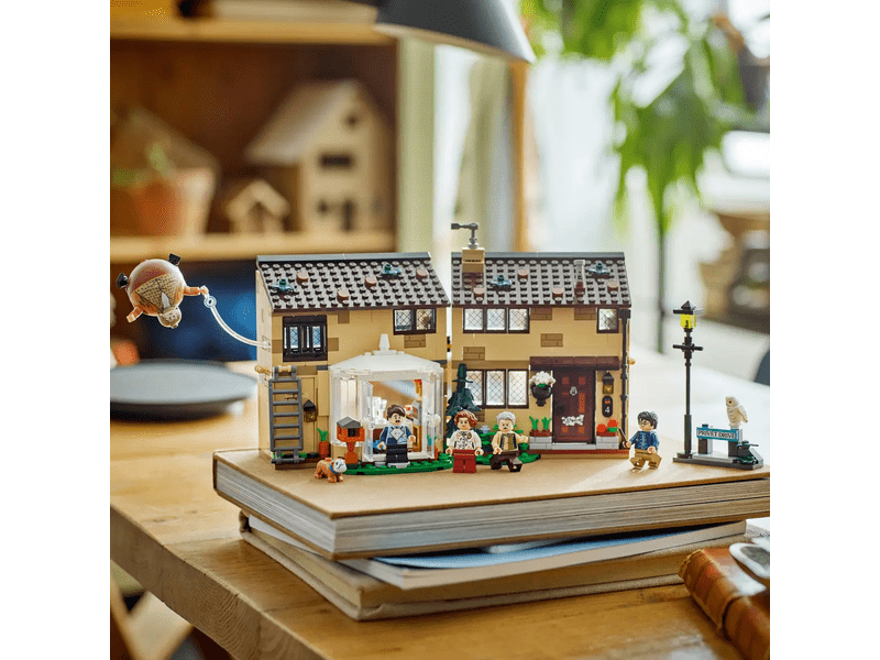 LEGO® Harry Potter™ Privet Drive: Posjet tete Marge (76451)