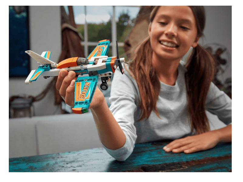 LEGO® Technic™ Versenyrepülőgép (42117)