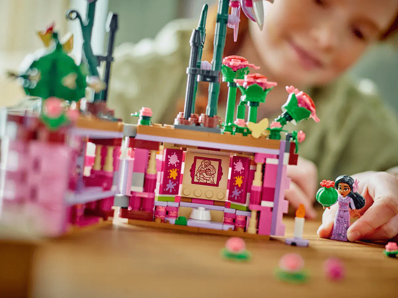 LEGO® Disney Isabela teglica za cvijeće (43237)