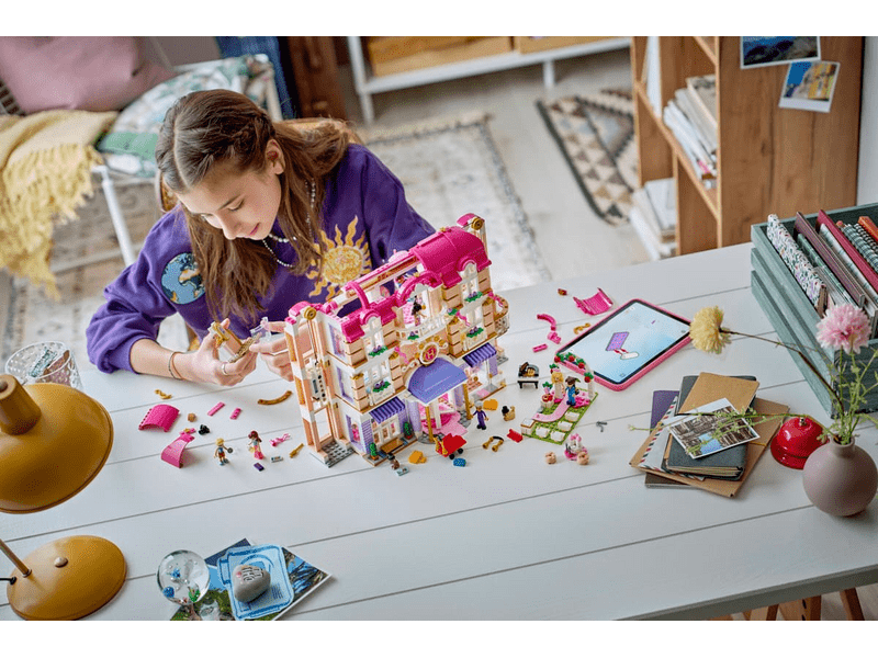 LEGO® Friends Heartlake City Grand Hotel (42704)
