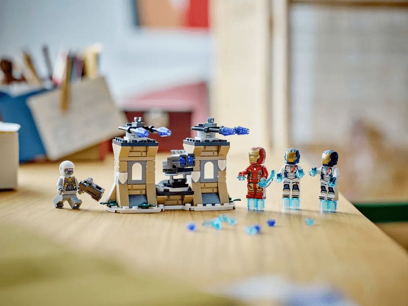 LEGO® Marvel Iron Man and the Iron Legion vs. Hidra vojnik (76288)