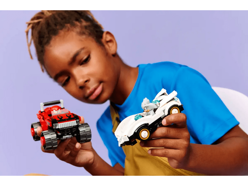 LEGO® Sonic the Hedgehog™ Silver autója Knuckles monster truckja ellen (77118)