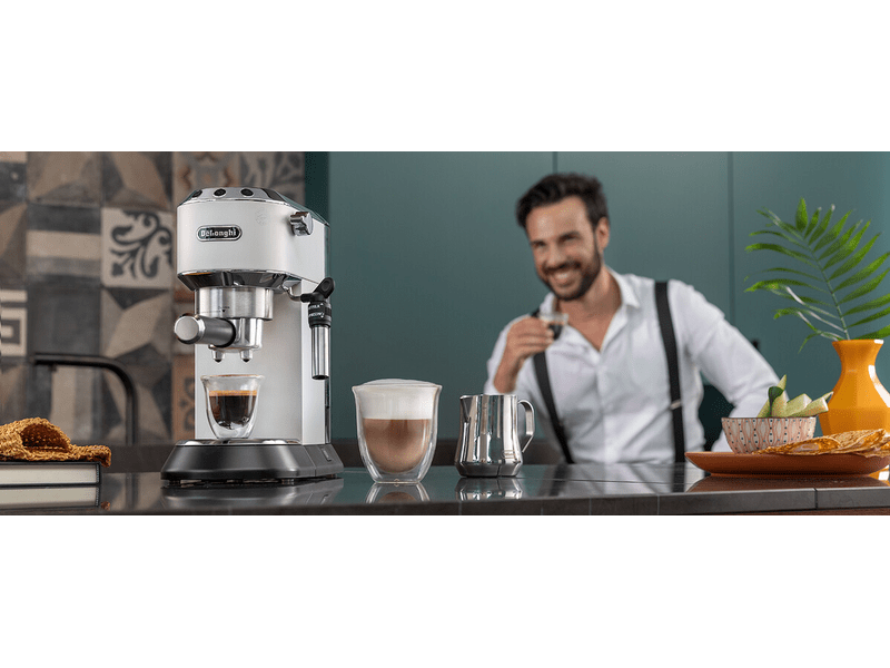 De'Longhi Dedica EC685.W manuális kávéfőző, fehér