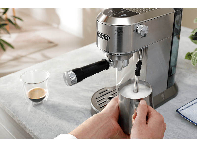DeLonghi EC890.M Dedica Duo Manuális espresso kávéfőző, fém színű