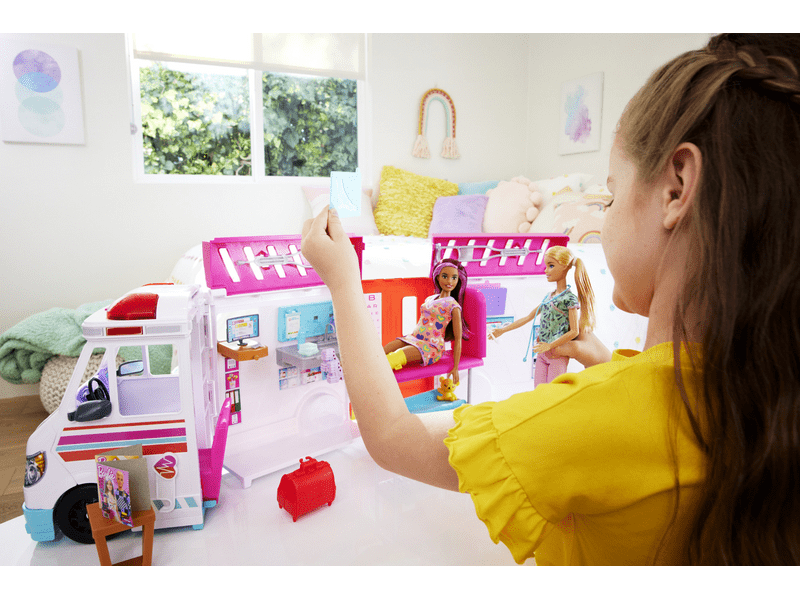 Barbie: Mentőautó játékszett (HKT79)