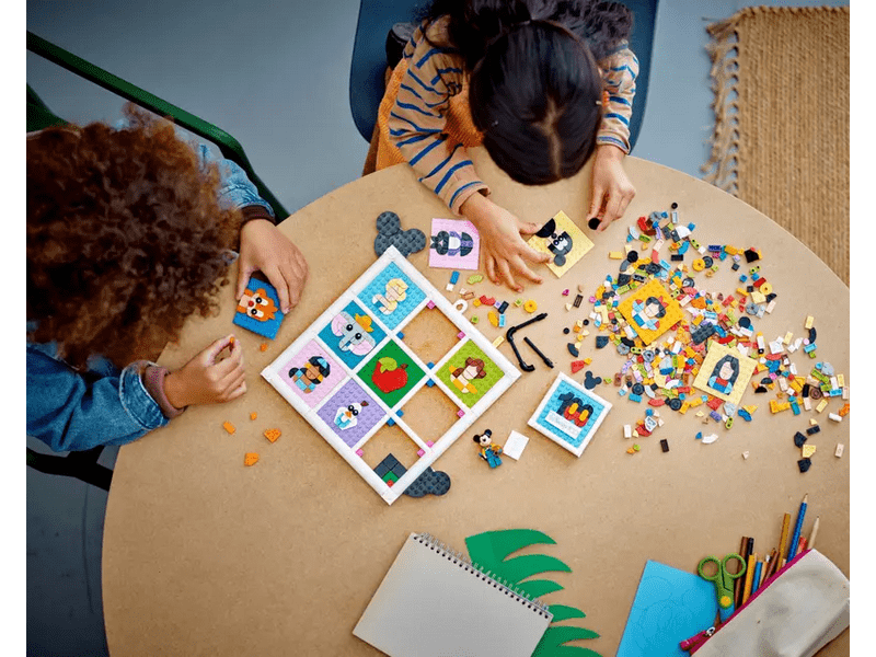 LEGO® ǀ Disney A Disney animációs ikonjainak 100 éve (43221)