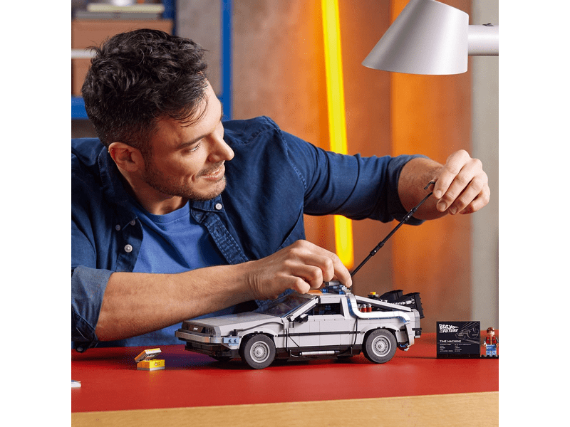 LEGO® Creator Expert Povratak u budućnost Vremenski stroj (10300)