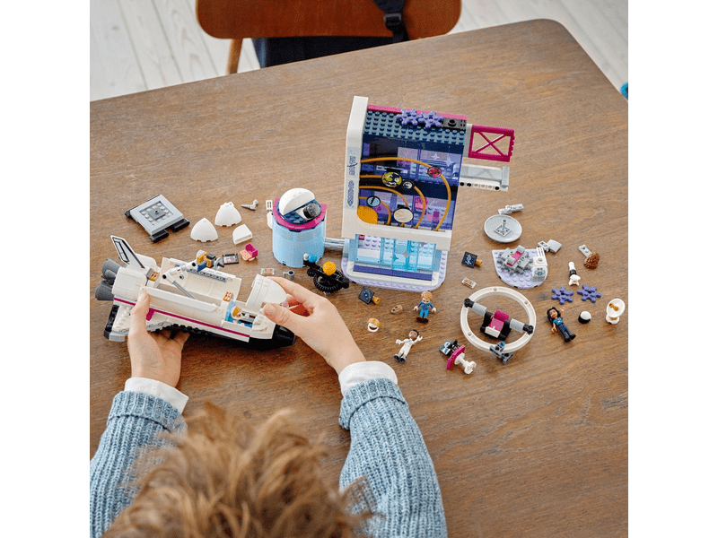 LEGO® Friends Olivia űrakadémiája (41713)