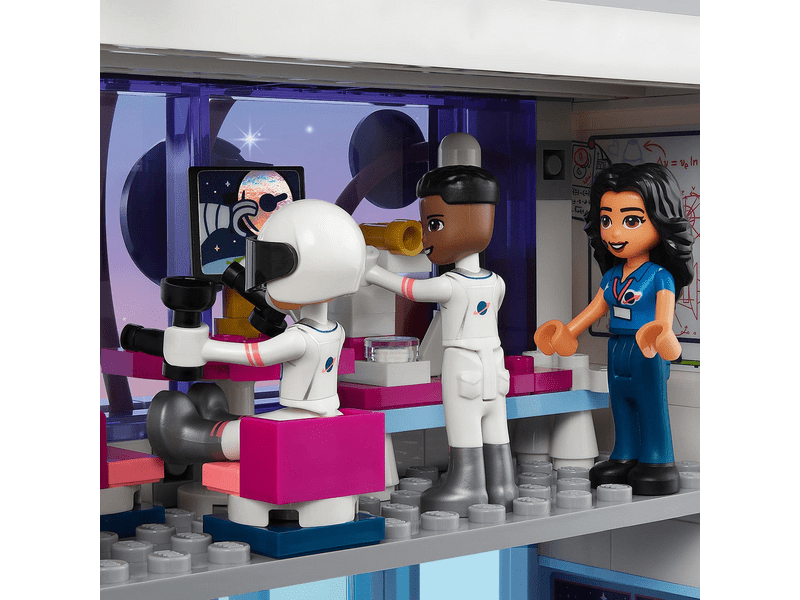 LEGO® Friends Olivia űrakadémiája (41713)
