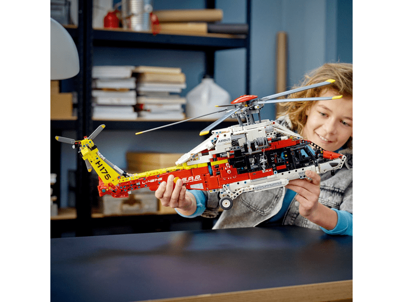 LEGO Technic Airbus H175 Mentőhelikopter