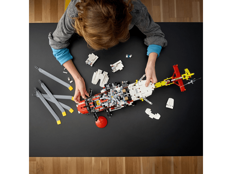 LEGO® Technic Airbus H175 Mentőhelikopter (42145)