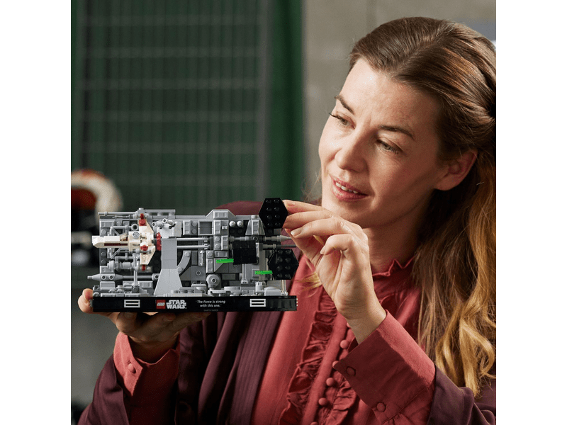 LEGO® Star Wars™ Halálcsillag™ árokfutam dioráma (75329)
