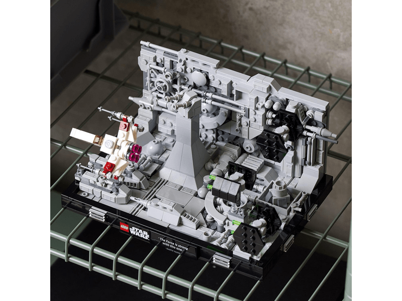 LEGO® Star Wars™ Halálcsillag™ árokfutam dioráma (75329)