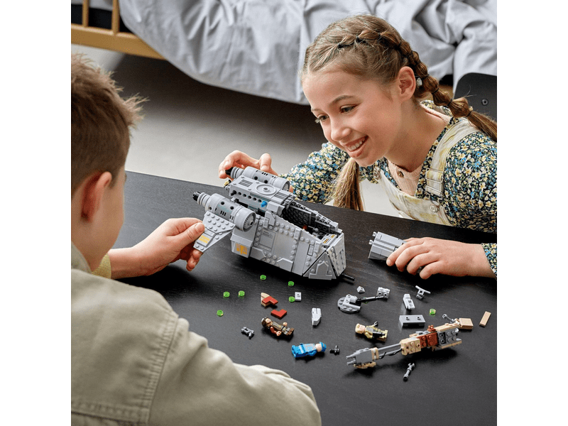 LEGO® Star Wars™ Rajtaütés a Ferrix™-en (75338)