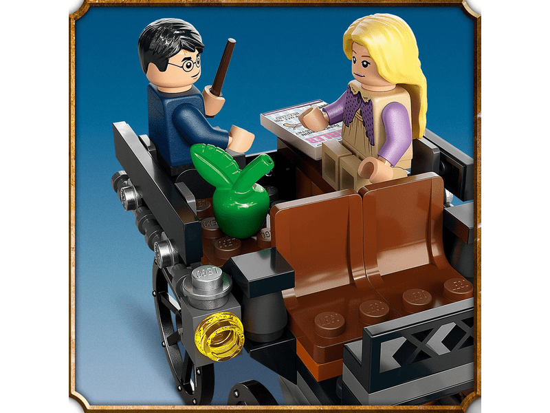 LEGO® Harry Potter™ Roxfort™ hintó és thesztrálok (76400)