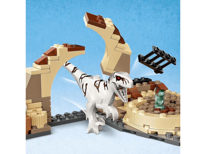 LEGO® Jurassic World™ Atrociraptor dinoszaurusz: Motoros üldözés (76945)