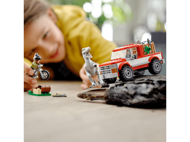 LEGO® Jurassic World™ Kék és Béta velociraptorok elfogása (76946)