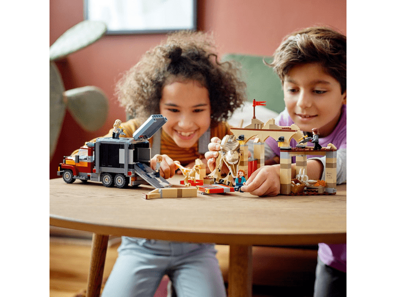 LEGO® Jurassic World™ T-Rex és Atrociraptor dinoszaurusz szökése (76948)