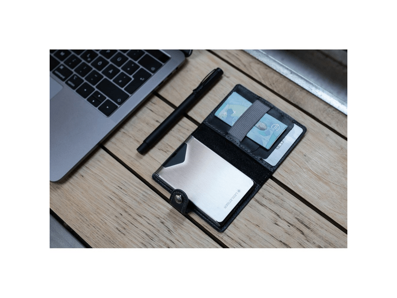 Ledlenser pénztárca/powerbank/lámpa, fekete (502315)