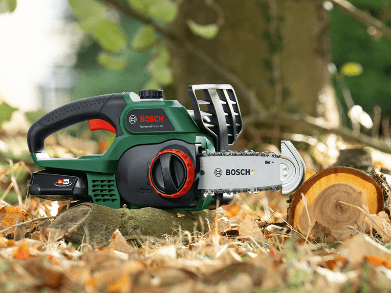 Bosch Universal Chain 18 Akkus láncfűrész (06008B8000)