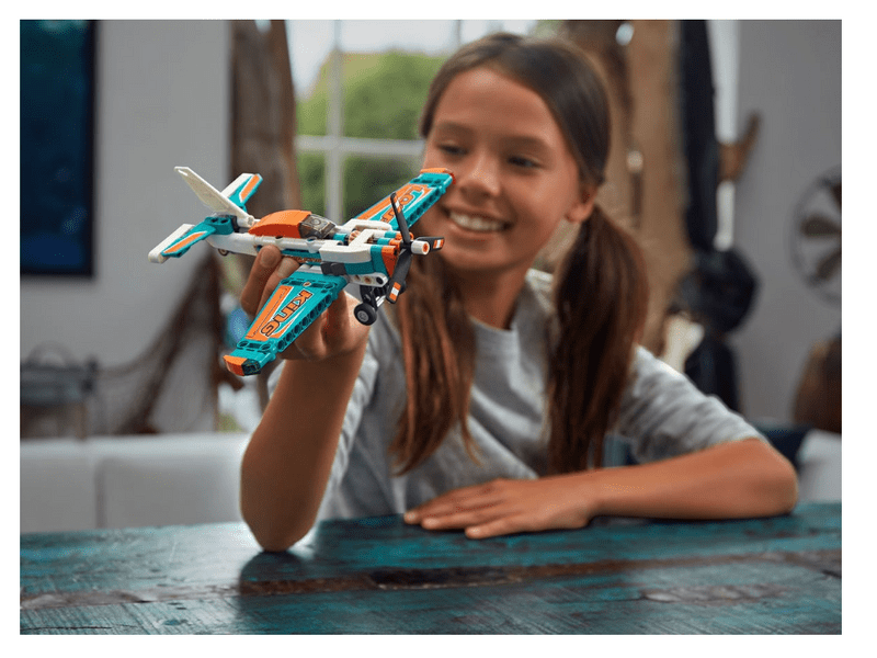 LEGO® Technic™ Versenyrepülőgép (42117)