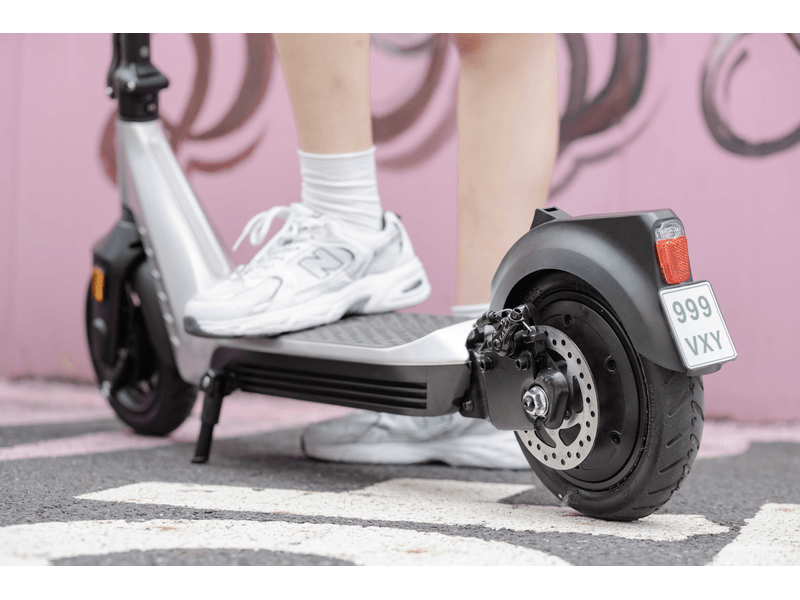 Dyras ER-60 Električni romobil, srebrno-crni