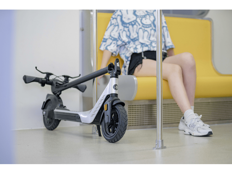 Dyras ER-60 Električni romobil, srebrno-crni