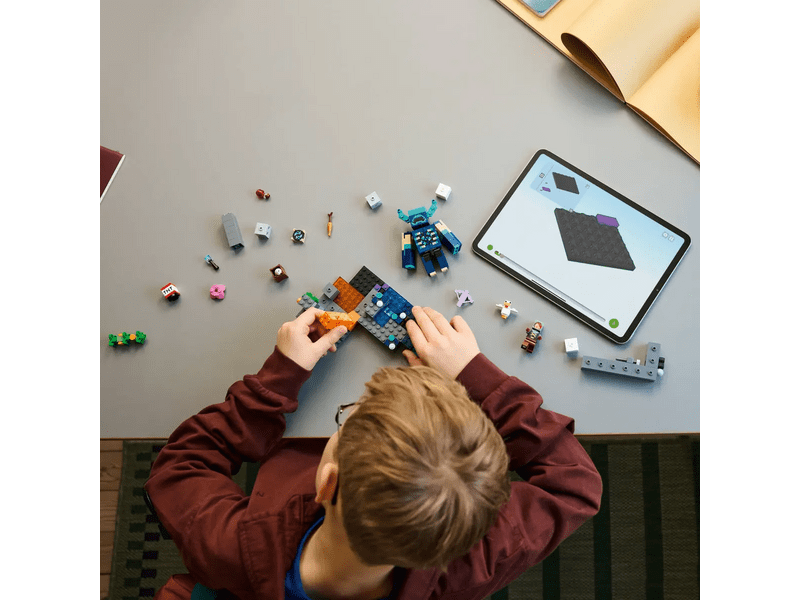 LEGO® Minecraft® Susret sa Čuvarom (21274)