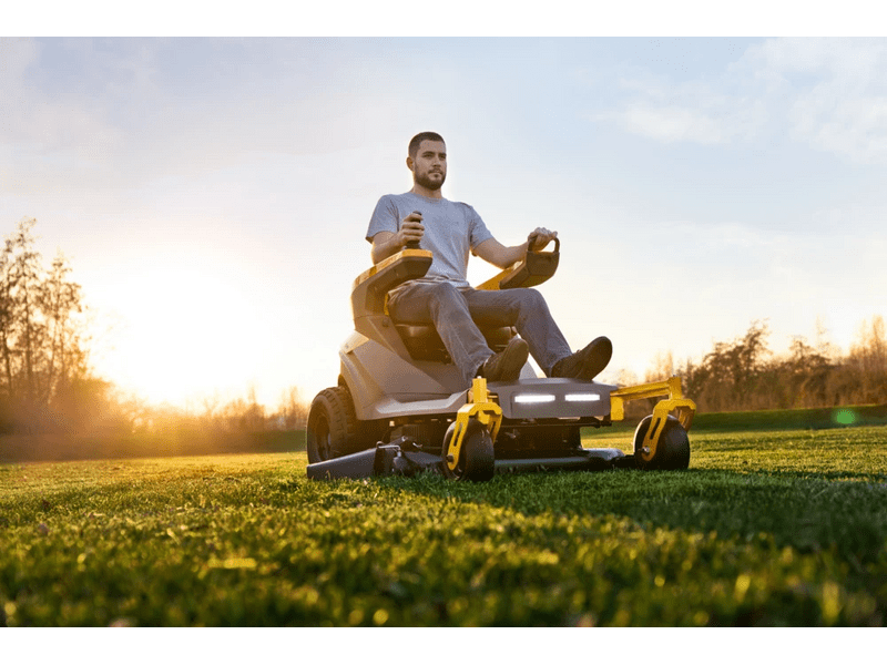 Stiga Gyro 700e helyben forduló akkus fűnyíró traktor (2F7063605/ST1)