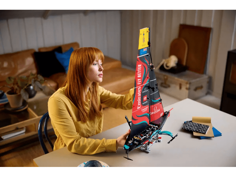 LEGO® Technic Emirates Team New Zealand AC75 jacht (42174)