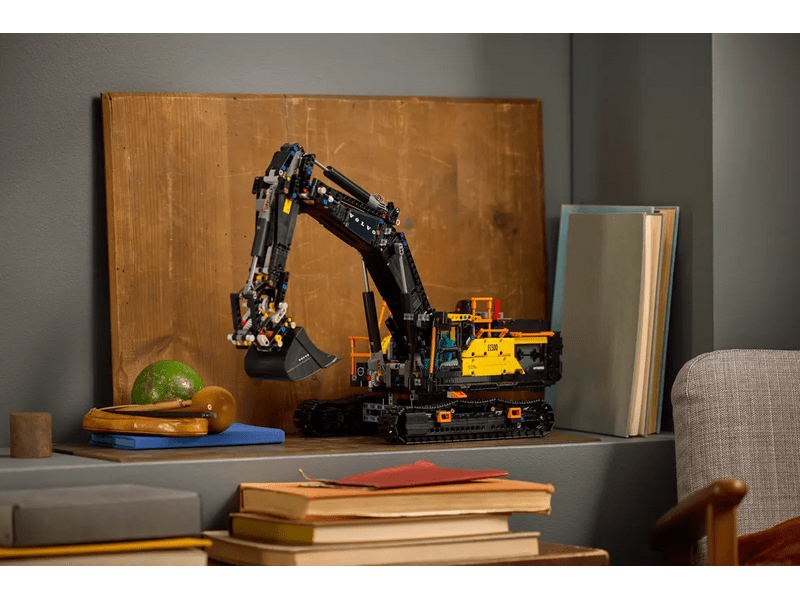 LEGO® Technic Volvo EC500 Hybrid exkavátor (42215)