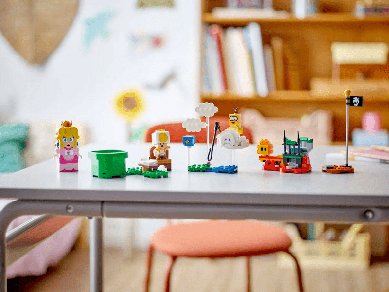 LEGO® Super Mario™ avanture s interaktivnom LEGO® figurom breskve™ (71441)